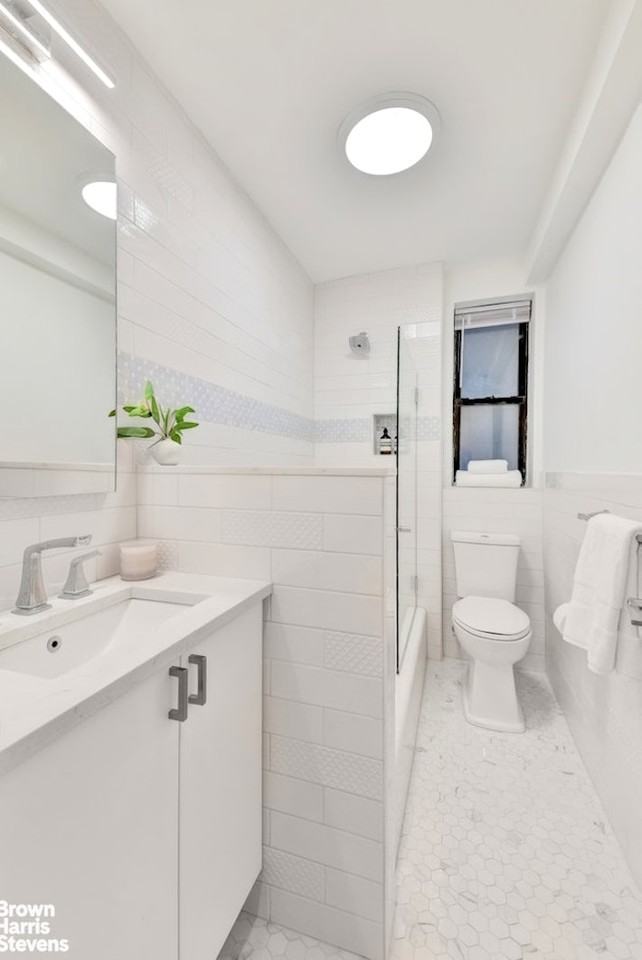 226 E 12th St #4A - Photo 6 of 8