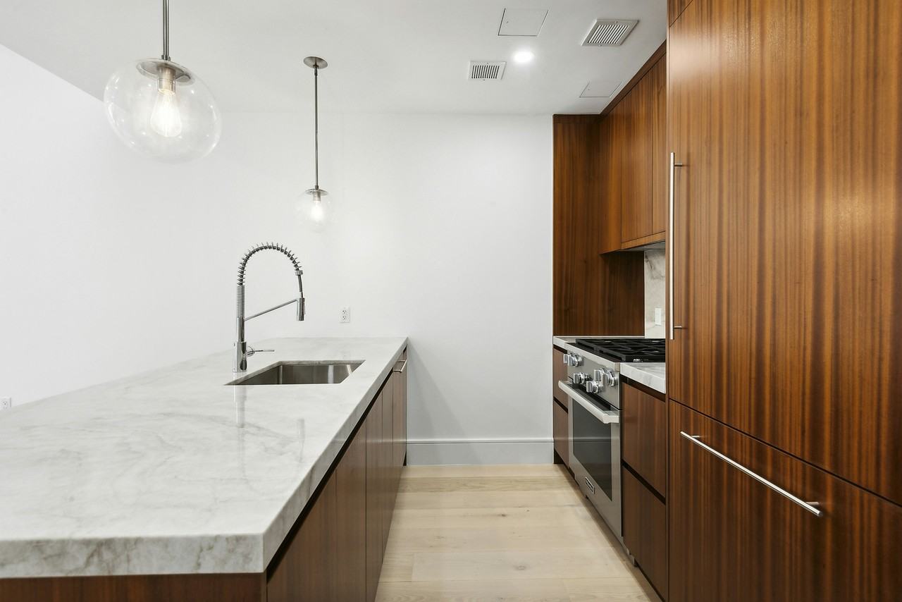 244 E 52nd St #3A - Photo 2 of 8