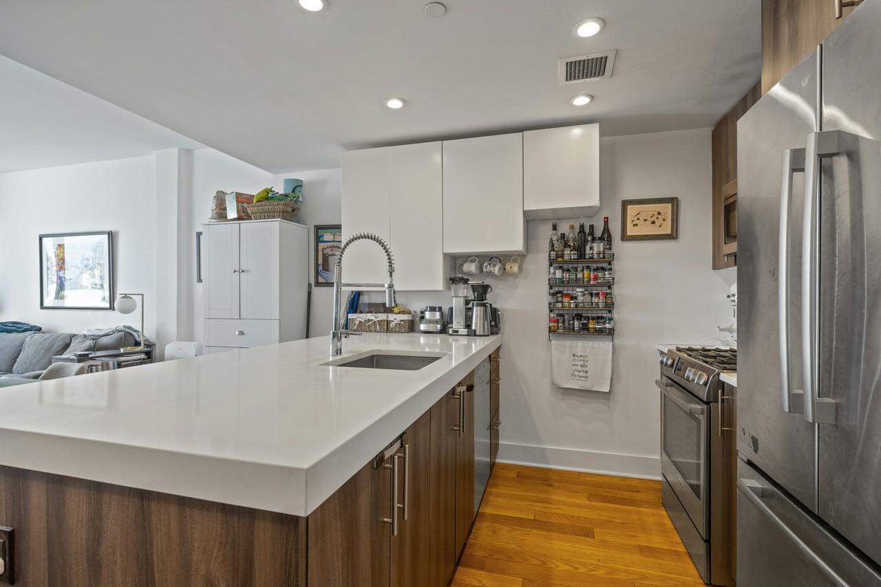 48TH AVENUE/47TH ROAD #5B - Photo 3 of 14