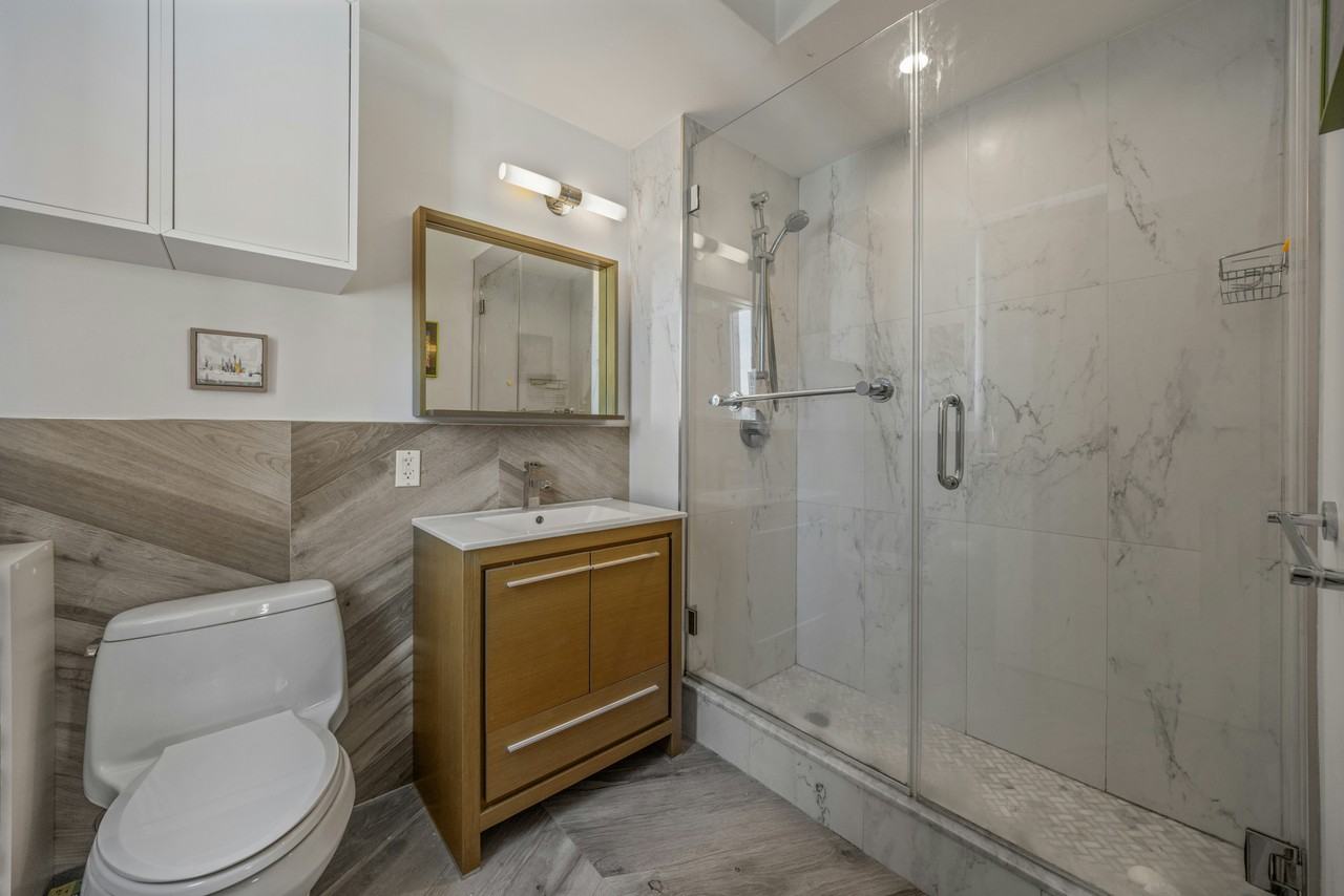 48TH AVENUE/47TH ROAD #5B - Photo 6 of 14