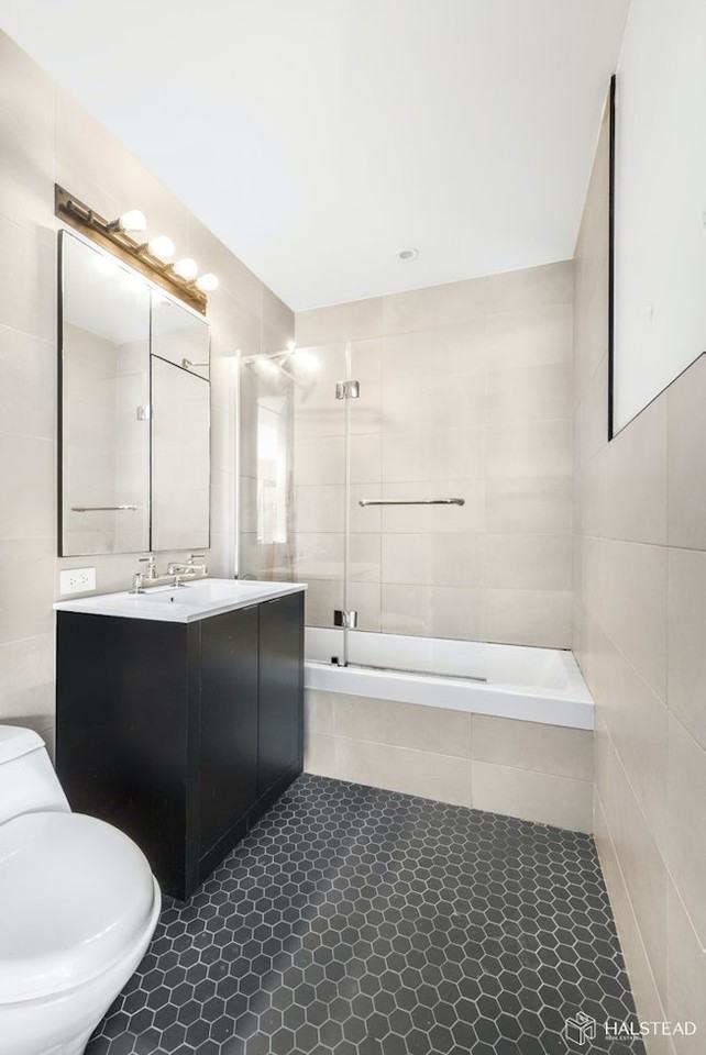 540 W 28th St #9H - Photo 4 of 4