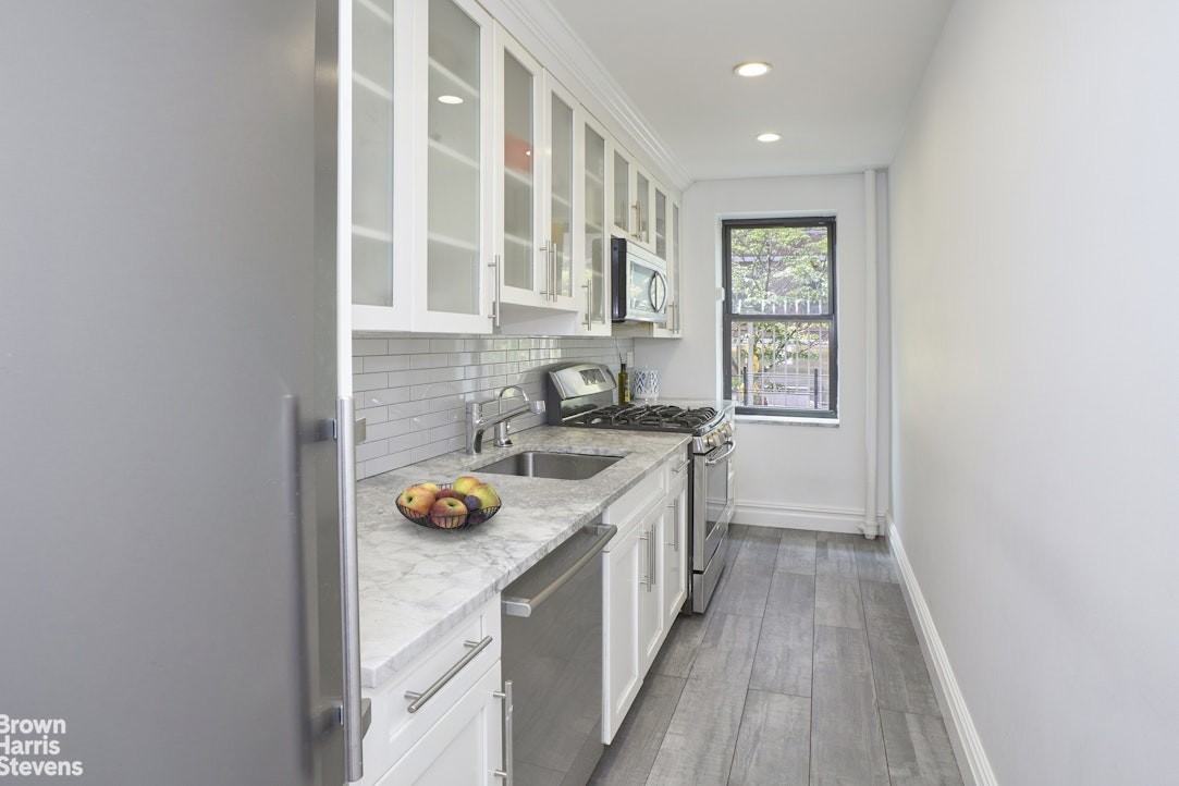 402 E 74th St #4G - Photo 3 of 7