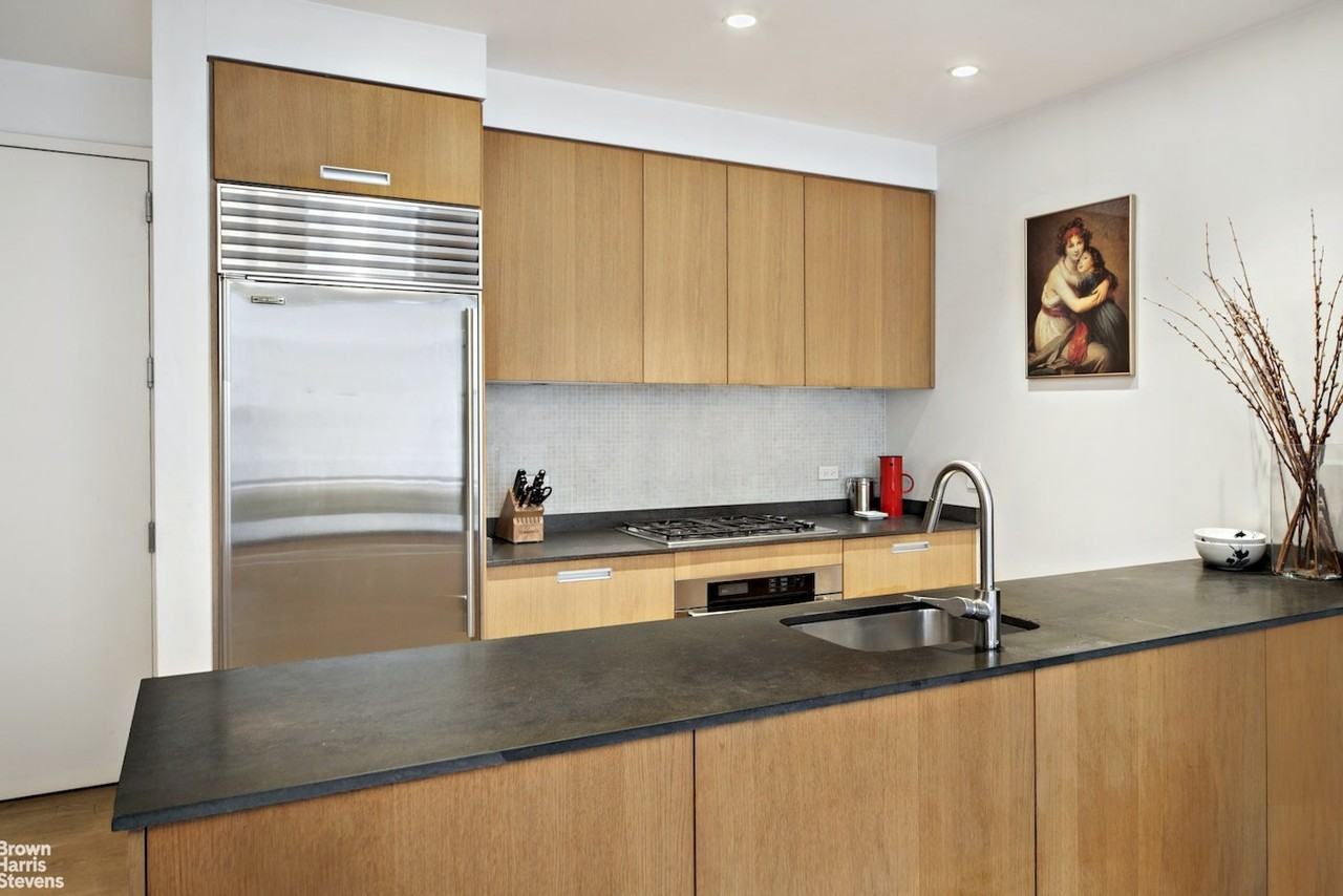 71 Nassau St #7D - Photo 4 of 13