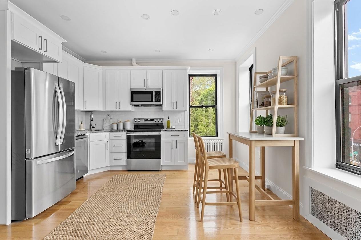 206 7th Ave #4 - Photo 3 of 11
