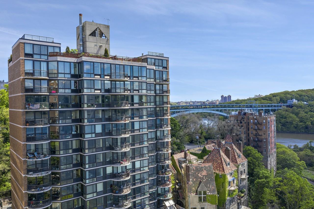 2521 Palisade Ave #11B - Photo 5 of 14