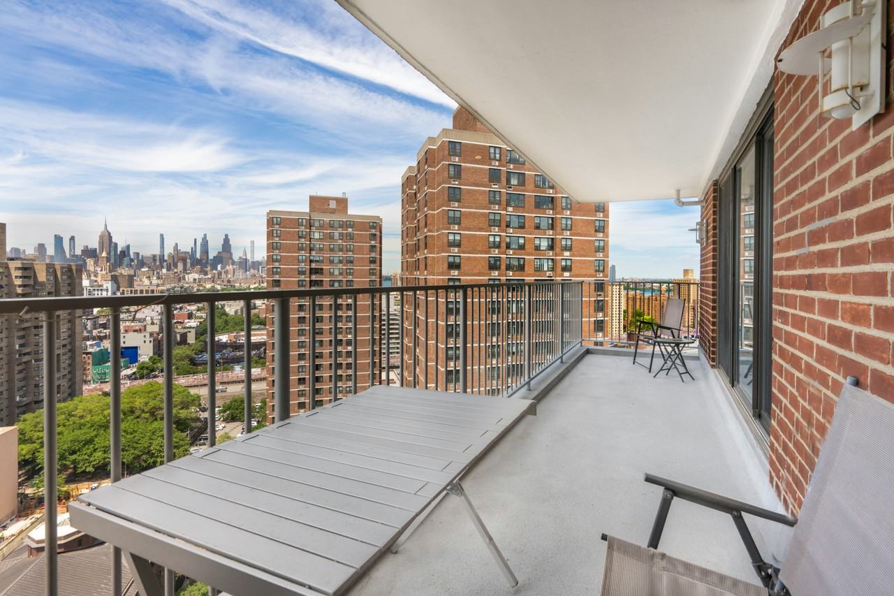 268 E Broadway - Photo 2 of 9