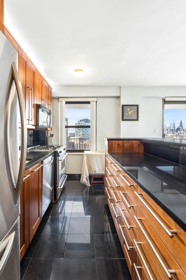 268 E Broadway - Photo 6 of 9
