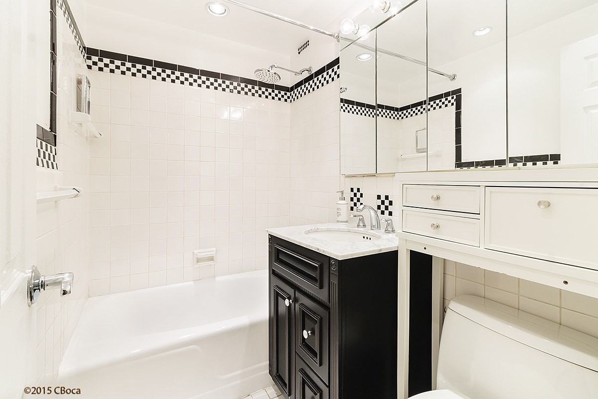 301 E 62nd St #3B - Photo 5 of 6