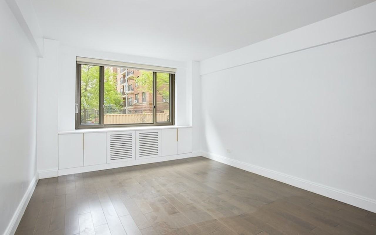 425 E 63rd St #W2E - Photo 4 of 7