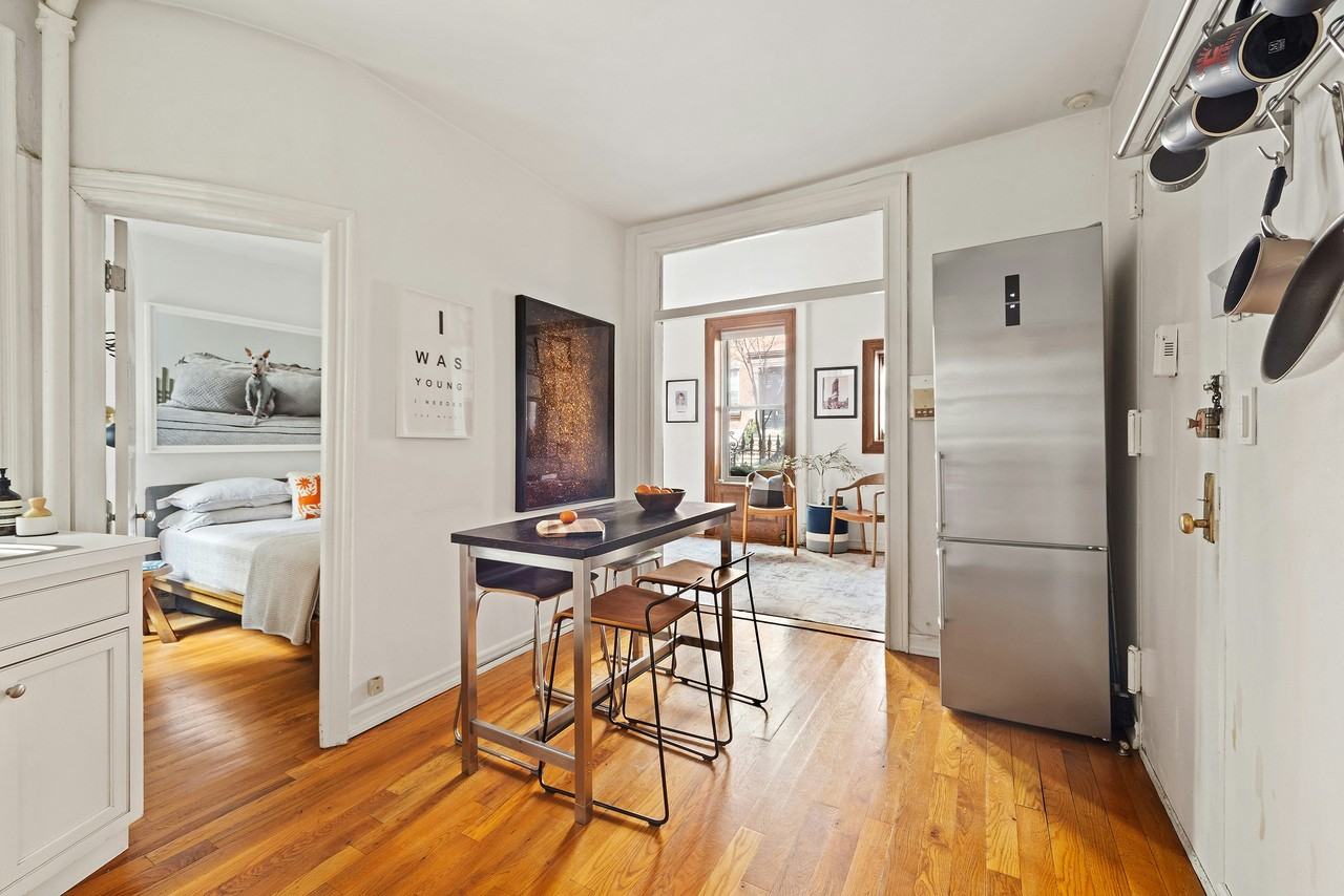 210 E 17th St #1B - Photo 6 of 10