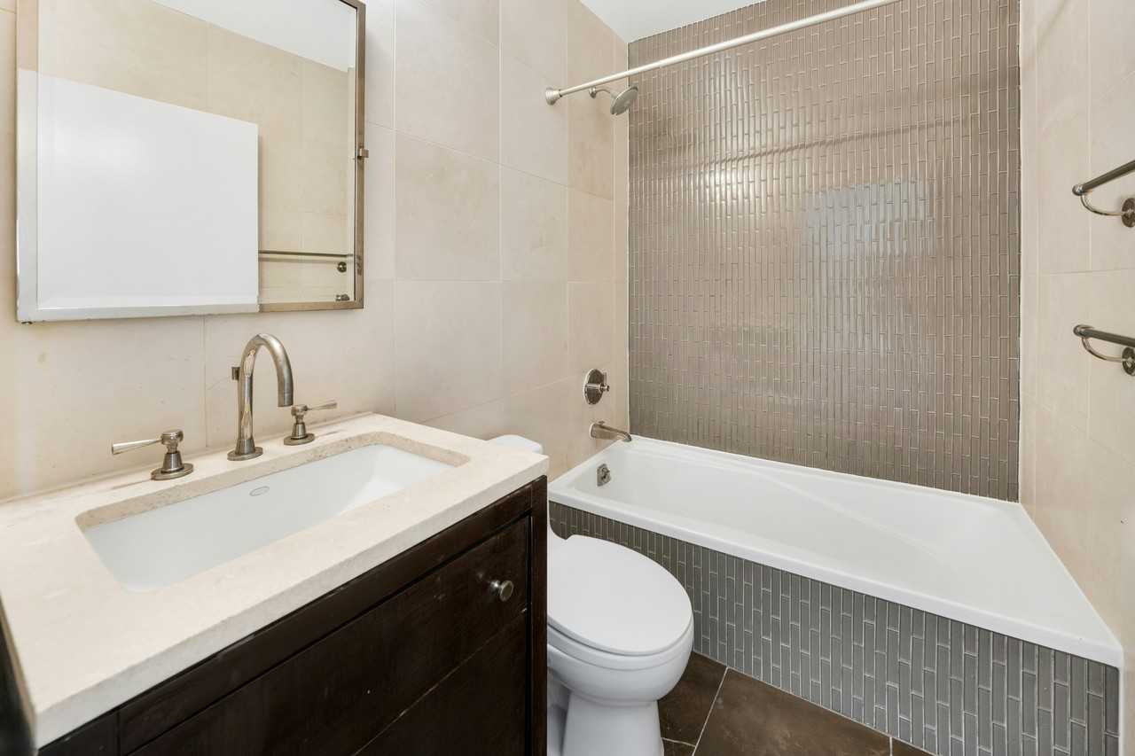 212 E 47th St #30D - Photo 5 of 11