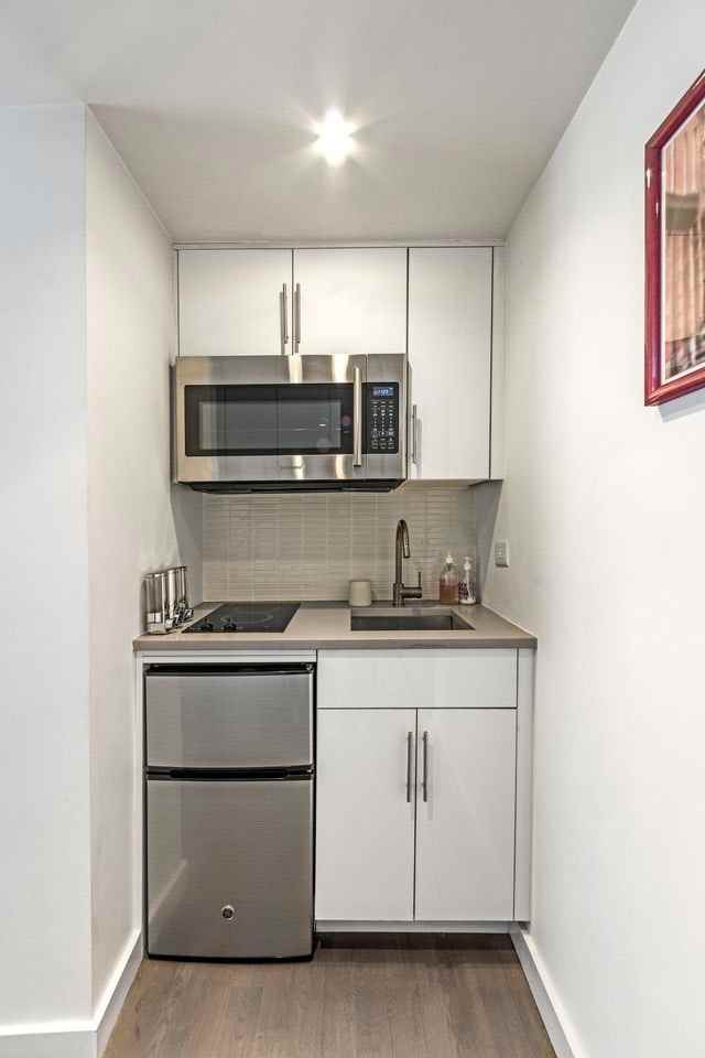 140 E 63rd St #4C - Photo 4 of 8