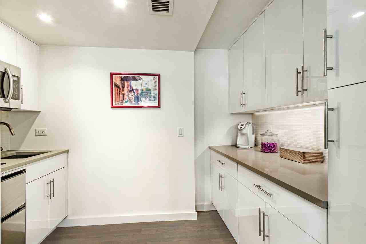 140 E 63rd St #4C - Photo 5 of 8