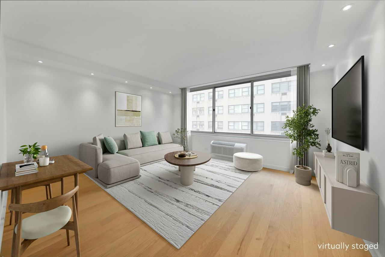333 E 45th St #5E - Photo 3 of 11