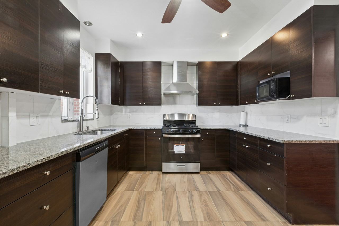 85 -20 67TH DRIVE - Photo 7 of 18
