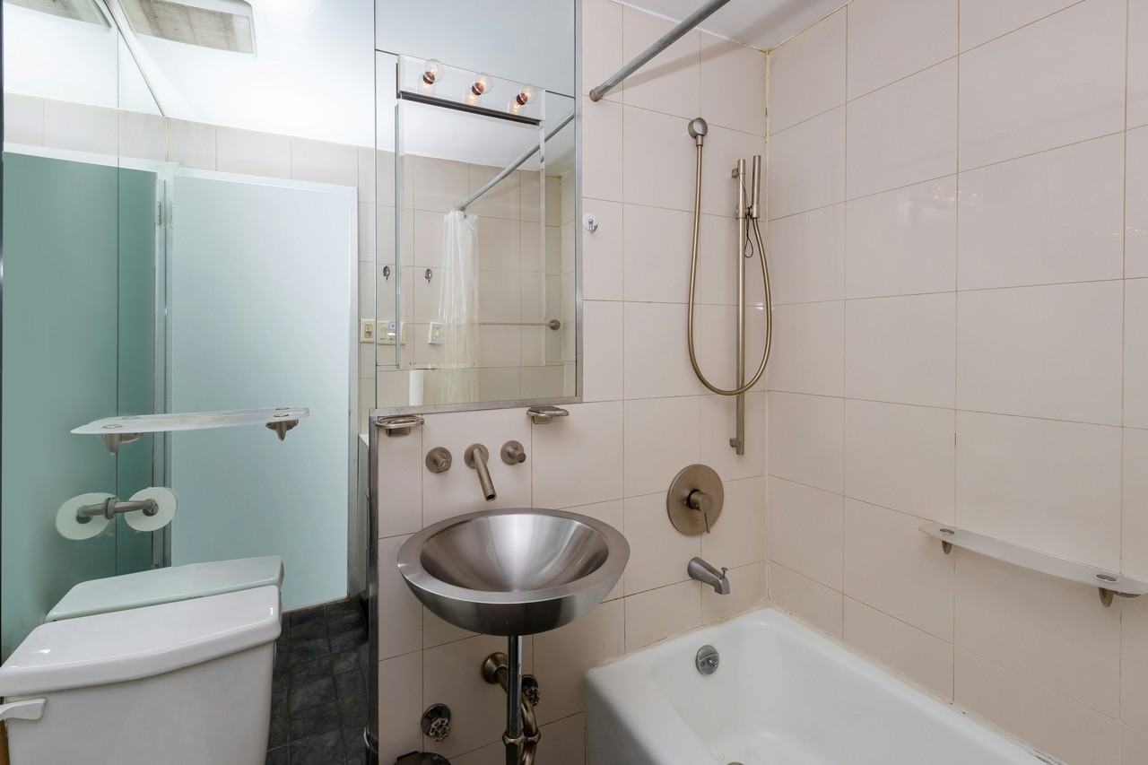 211 Thompson St #2D - Photo 6 of 14