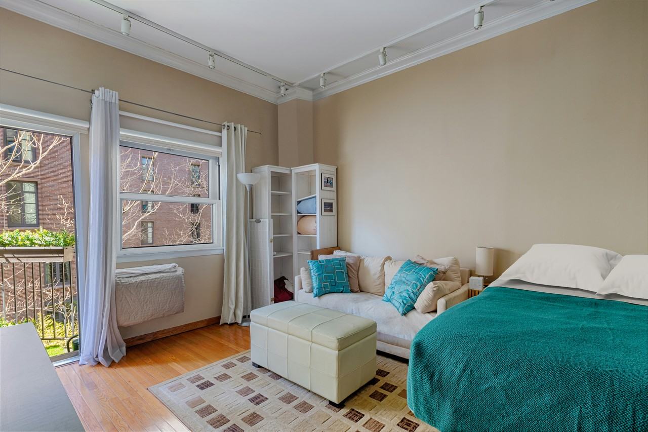 211 Thompson St #2D - Photo 7 of 14