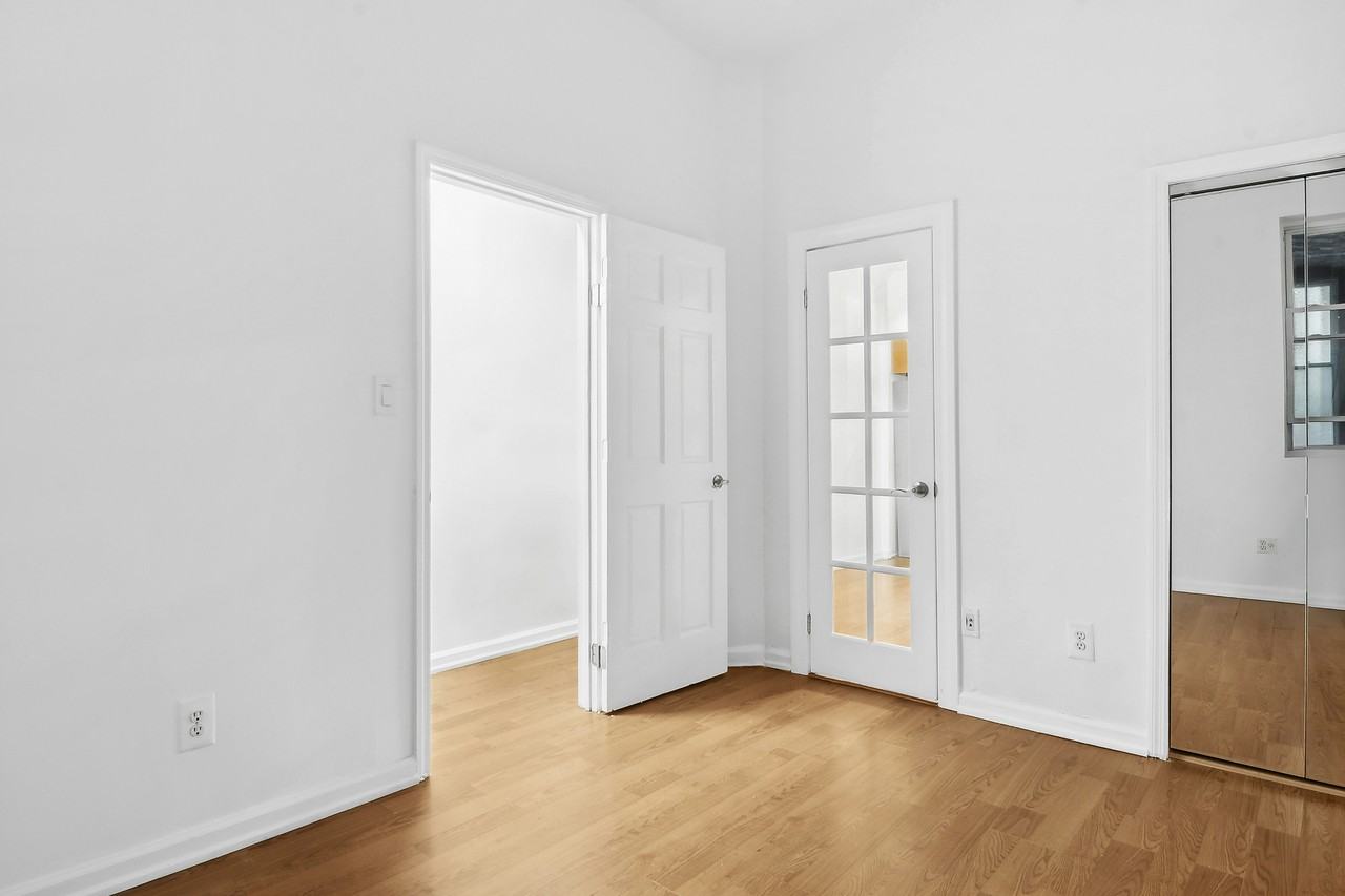 759 Putnam Ave #1L - Photo 4 of 13