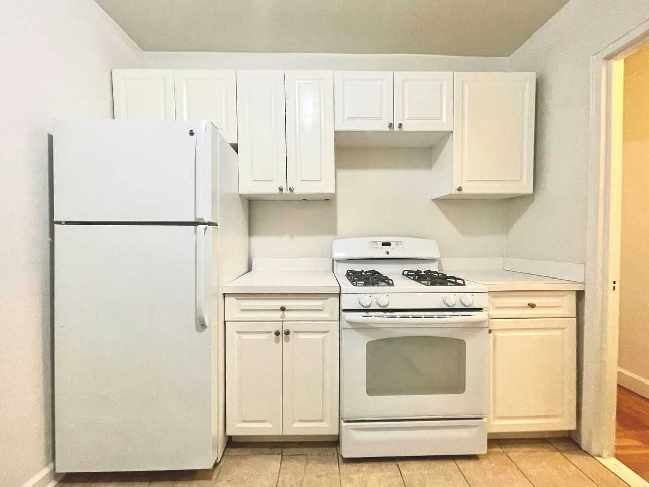 8 E 48th St #3A - Photo 4 of 5