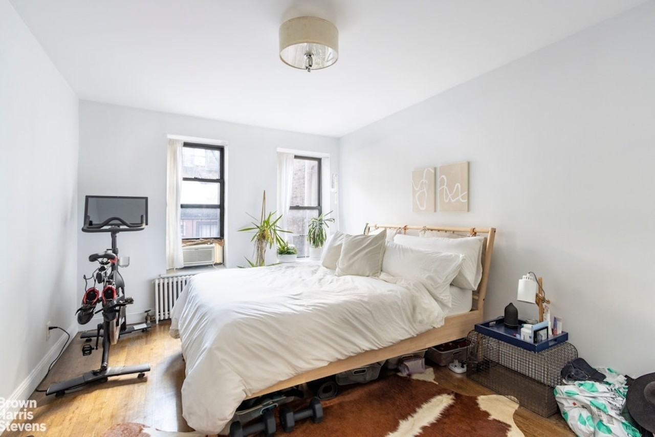 237 E 24th St #4E - Photo 4 of 5