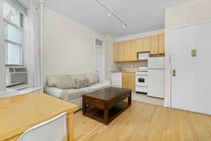 140 W 71st St Unit 8H  