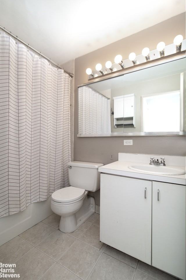 225 E 86th St #801 - Photo 5 of 9