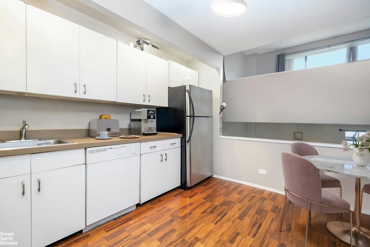 225 E 86th St #801 - Photo 7 of 9