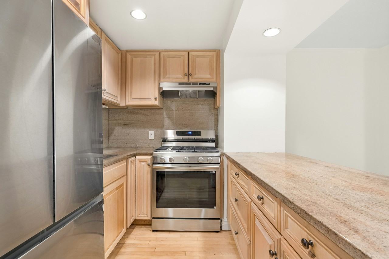 228 W 138th St - Photo 4 of 8