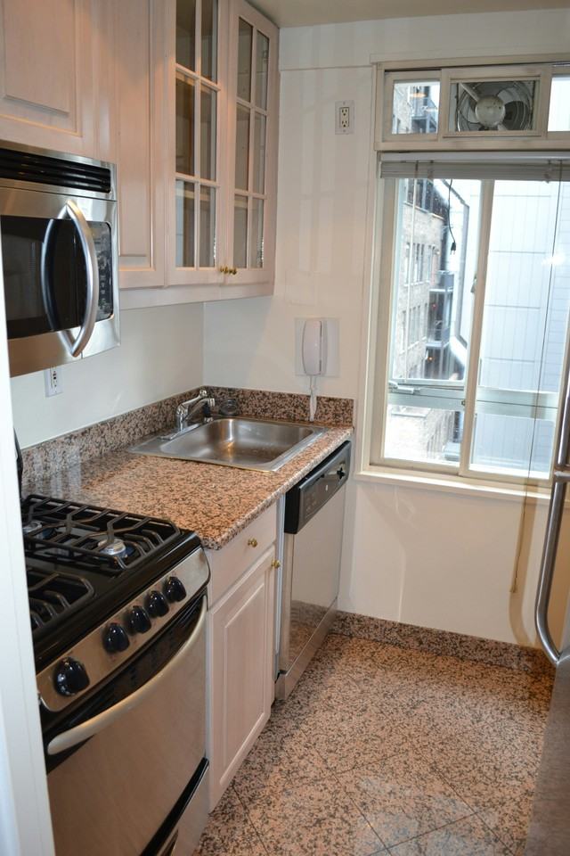 60 W 57th St #12F - Photo 6 of 7