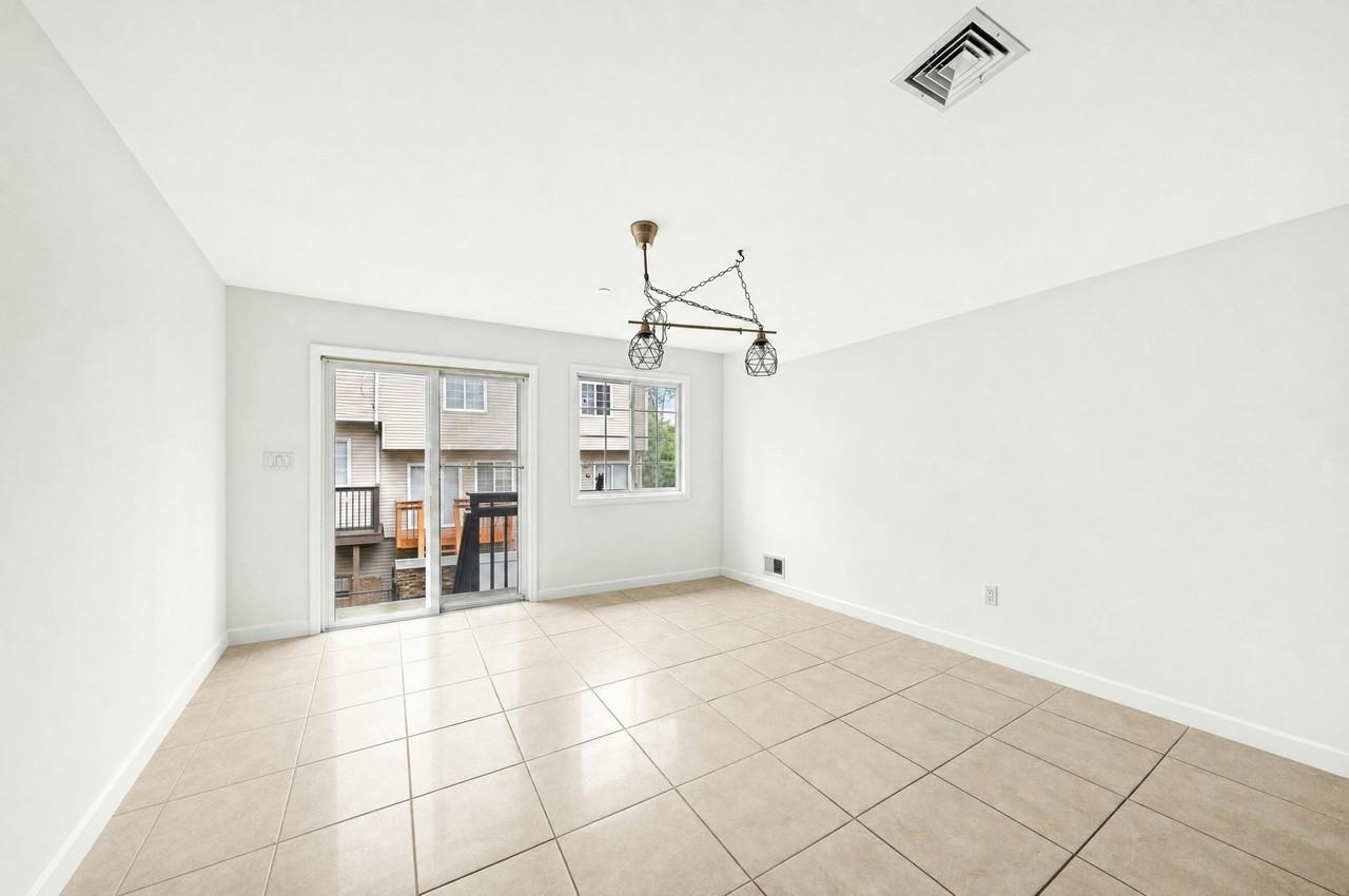 17 Tessa Ct #2 - Photo 5 of 19