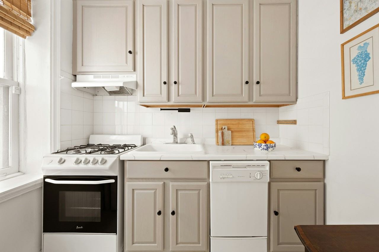 2 Grove St #2B - Photo 5 of 6