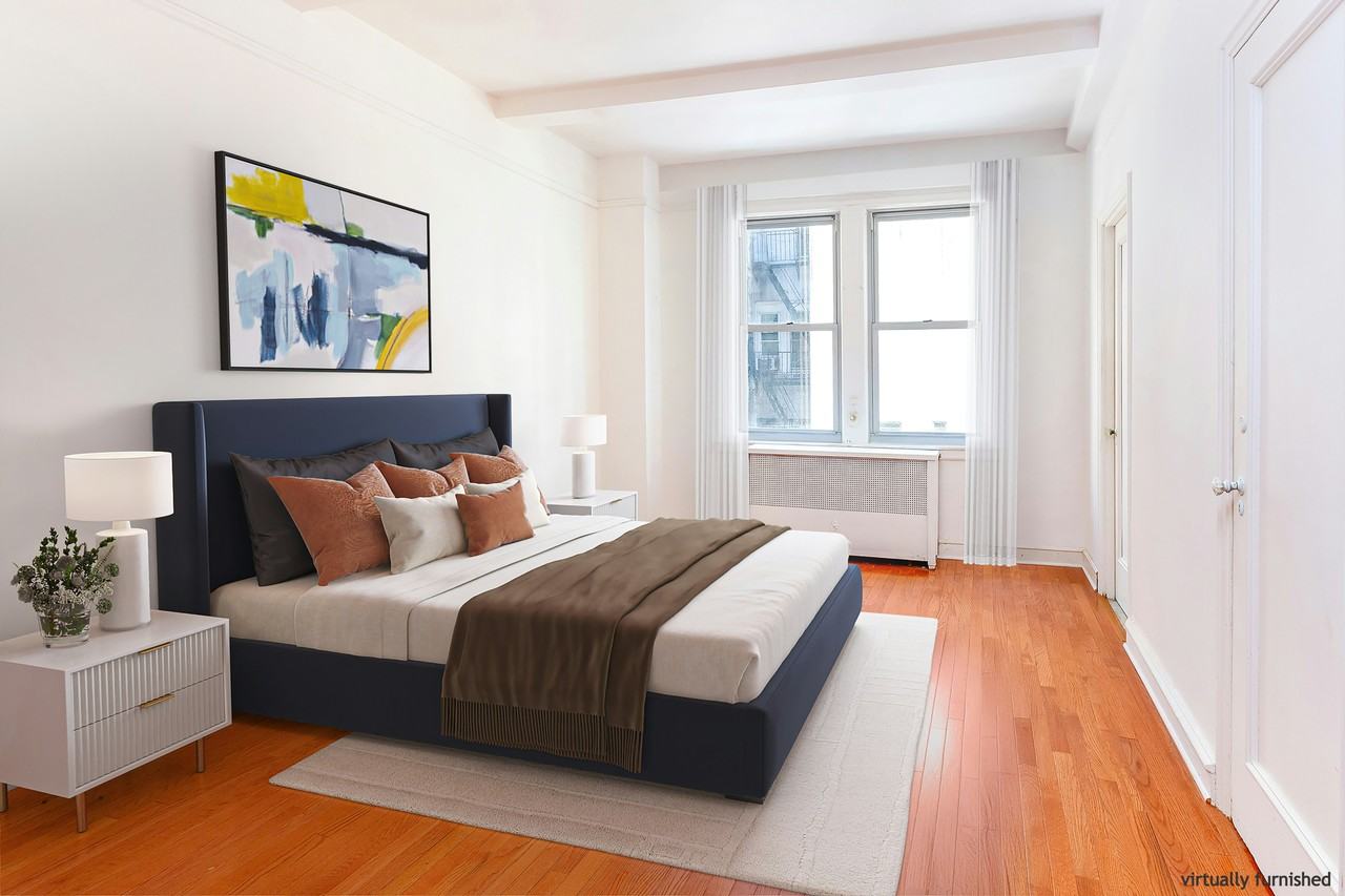 27 W 55th St #44 - Photo 3 of 6