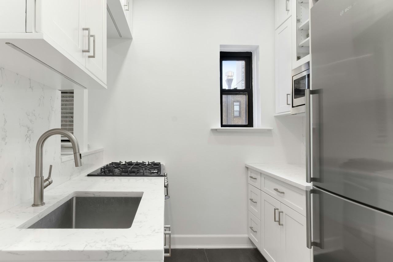 448 E 84th St #4C - Photo 2 of 4
