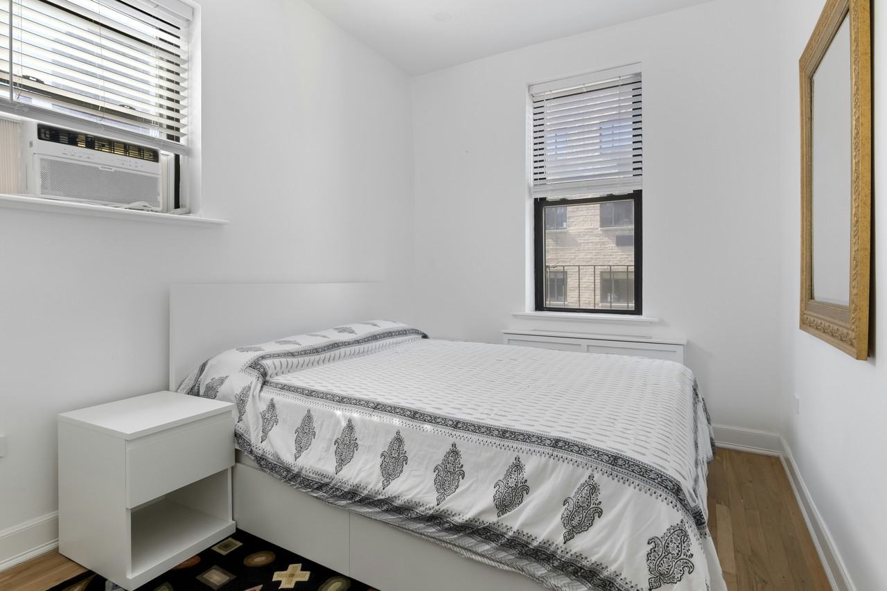 448 E 84th St #4C - Photo 3 of 4