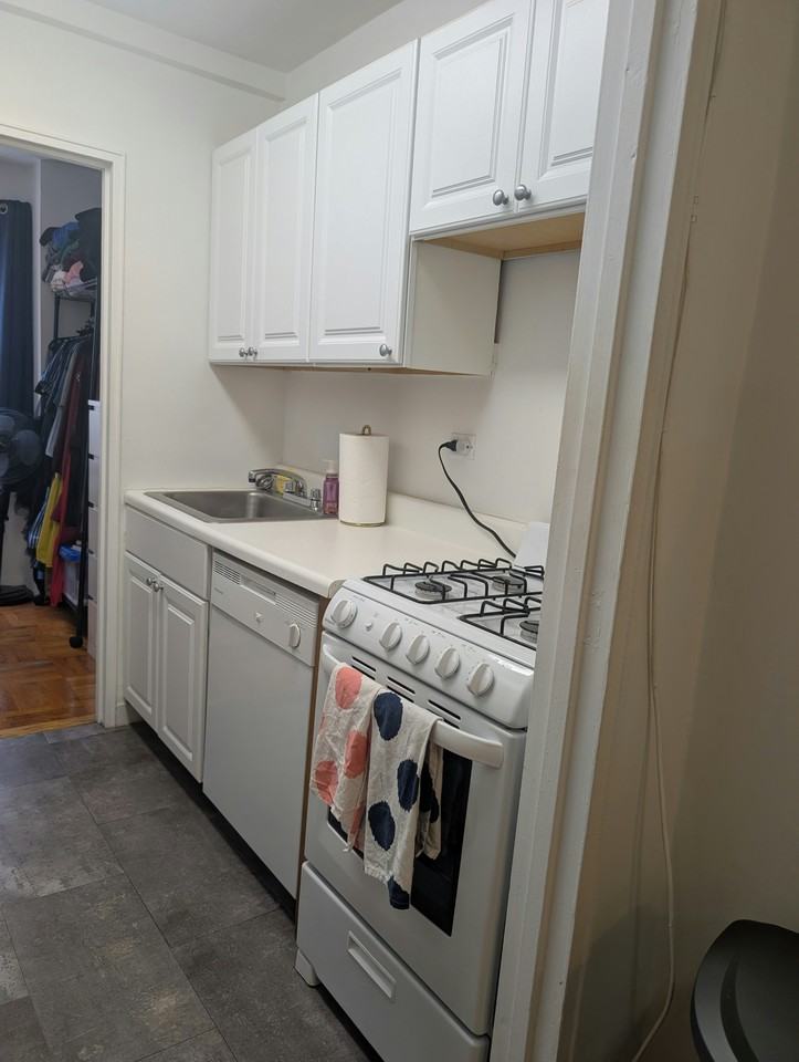 140 E 56th St #8A - Photo 5 of 9