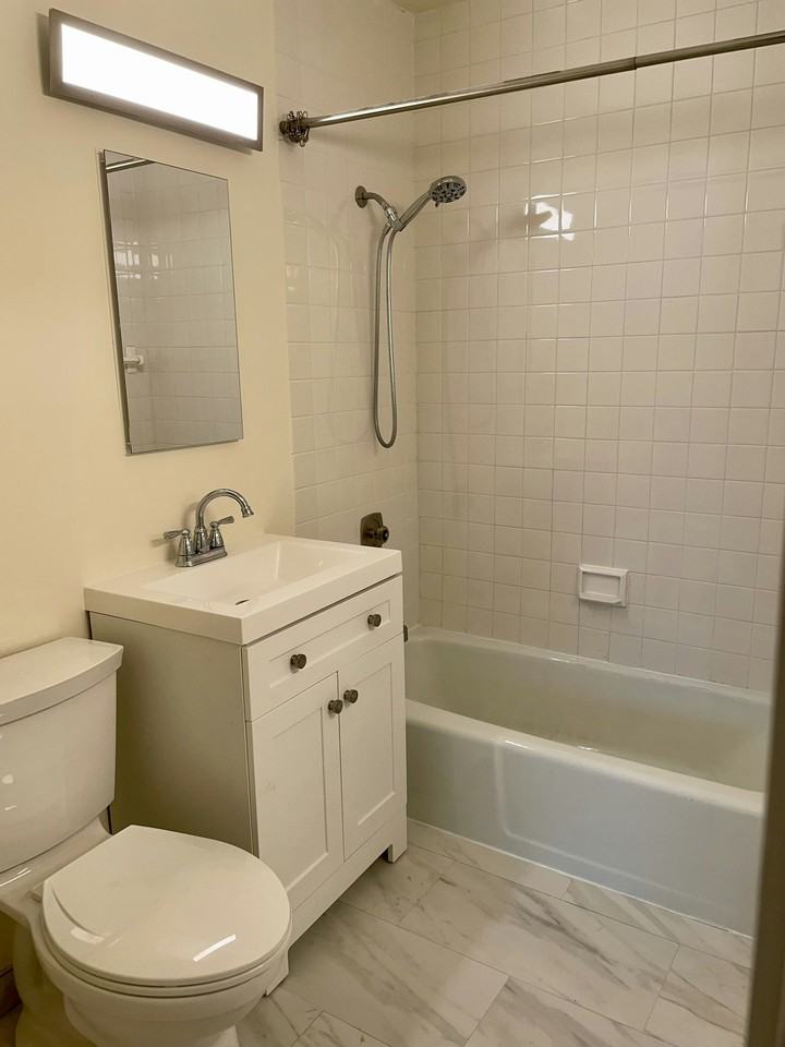 347 W 57th St #27BB - Photo 7 of 10