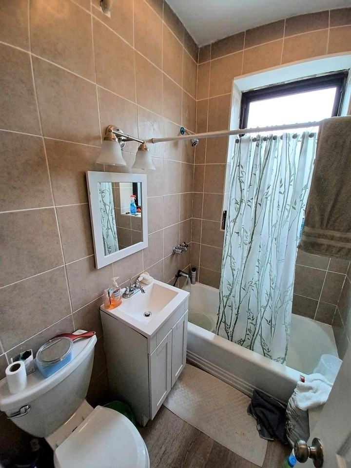 414 8th St #4R - Photo 3 of 3