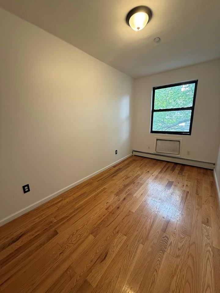 1108 Halsey St #2 - Photo 4 of 7