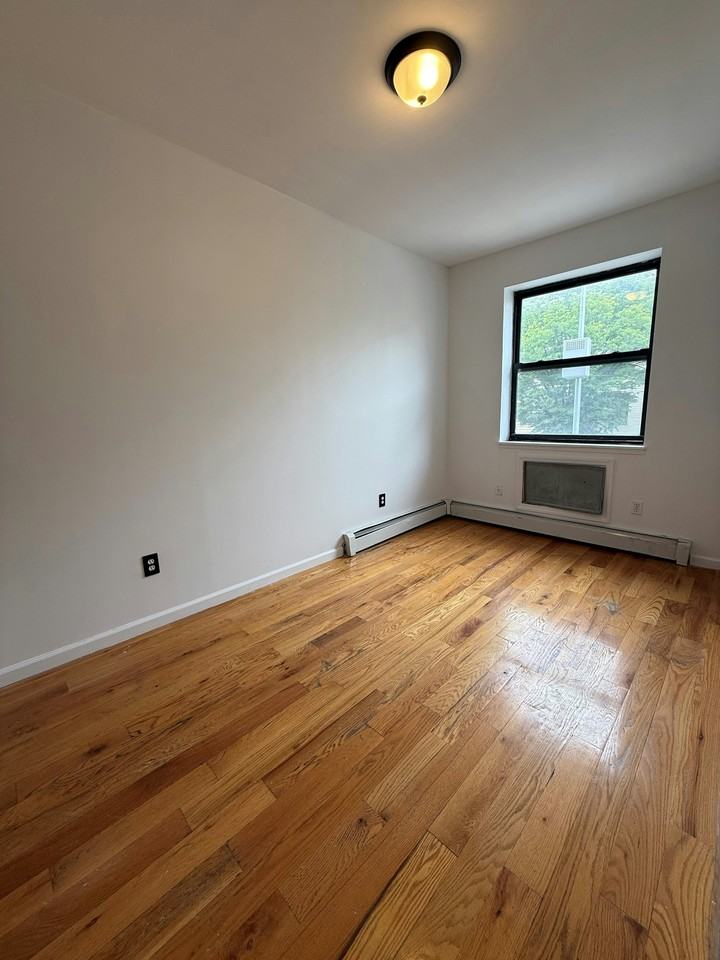 1108 Halsey St #2 - Photo 5 of 7