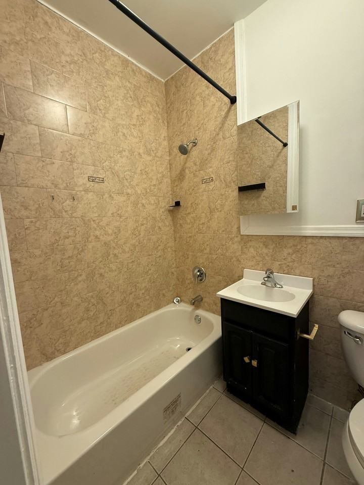 1108 Halsey St #2 - Photo 7 of 7