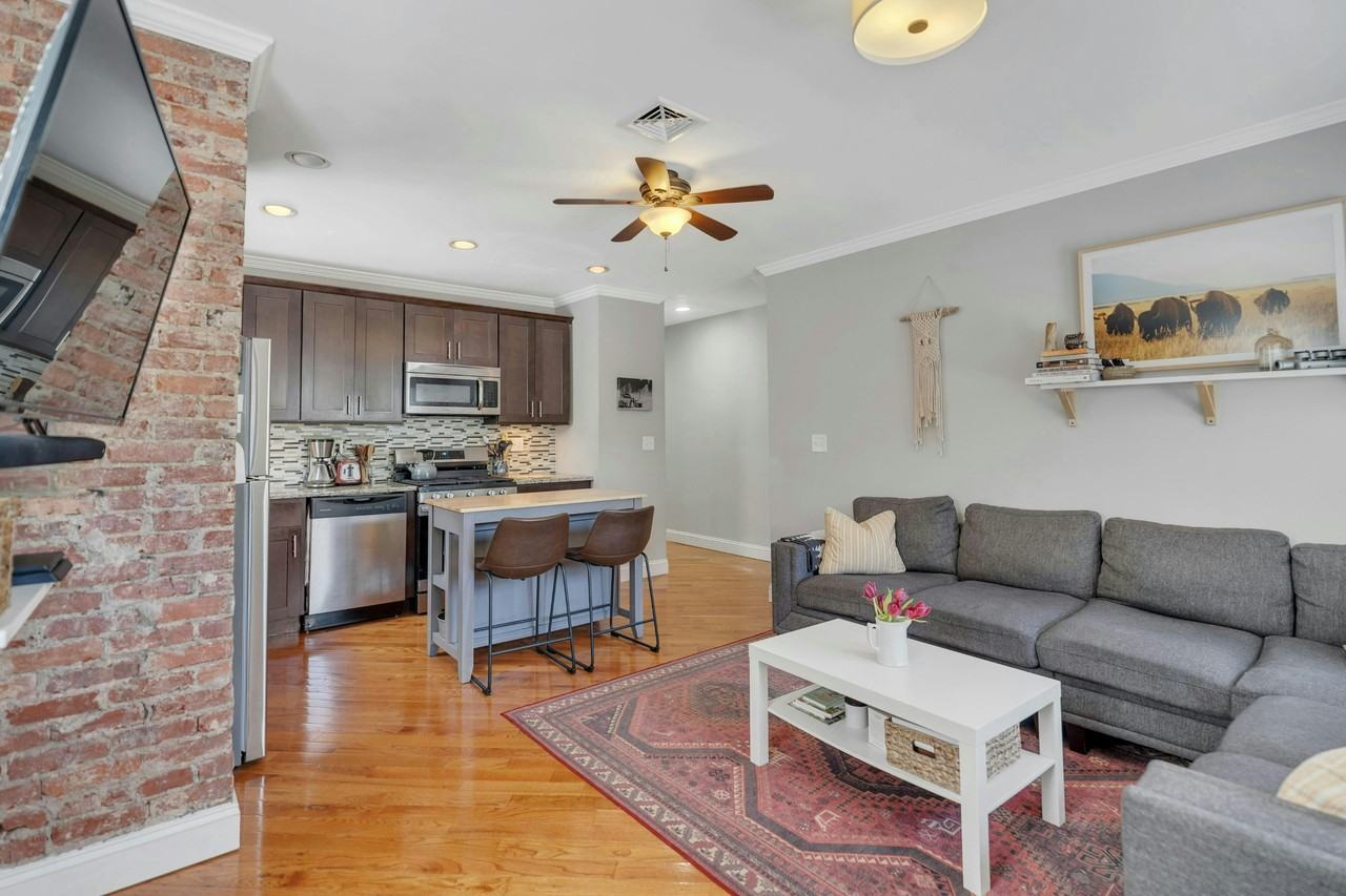 170 Pine St Apt A #A - Photo 5 of 22