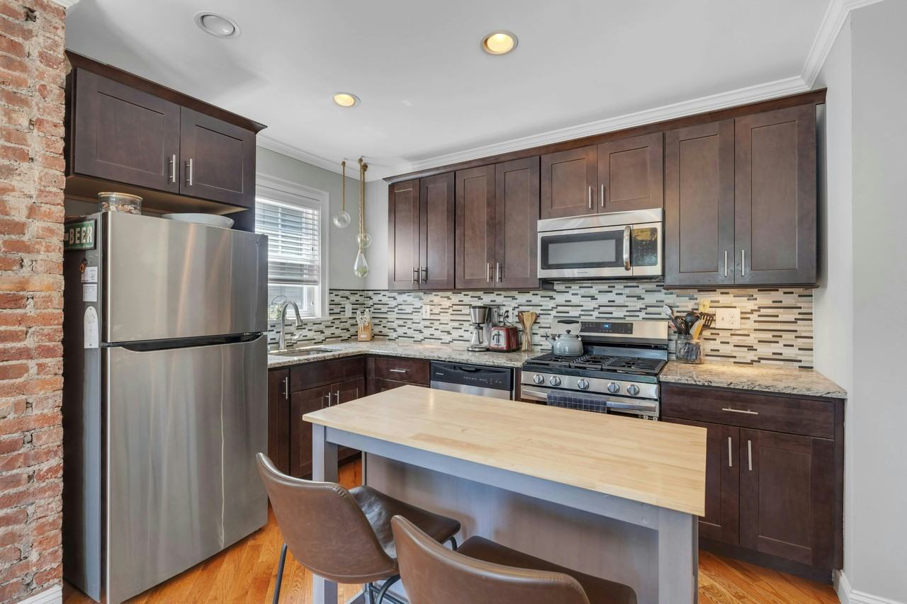 170 Pine St Apt A #A - Photo 7 of 22