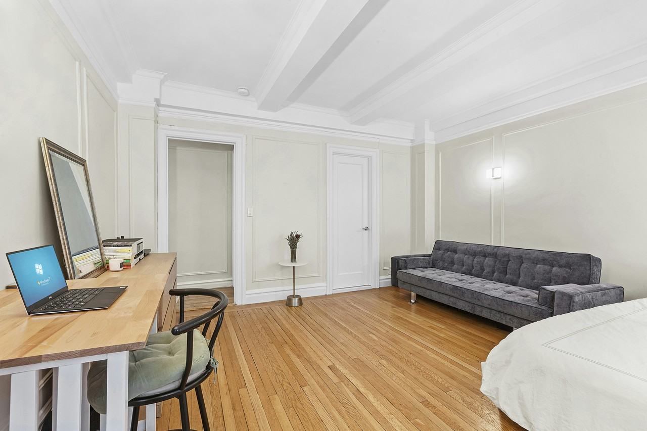 17 W 64th St #5A - Photo 2 of 4