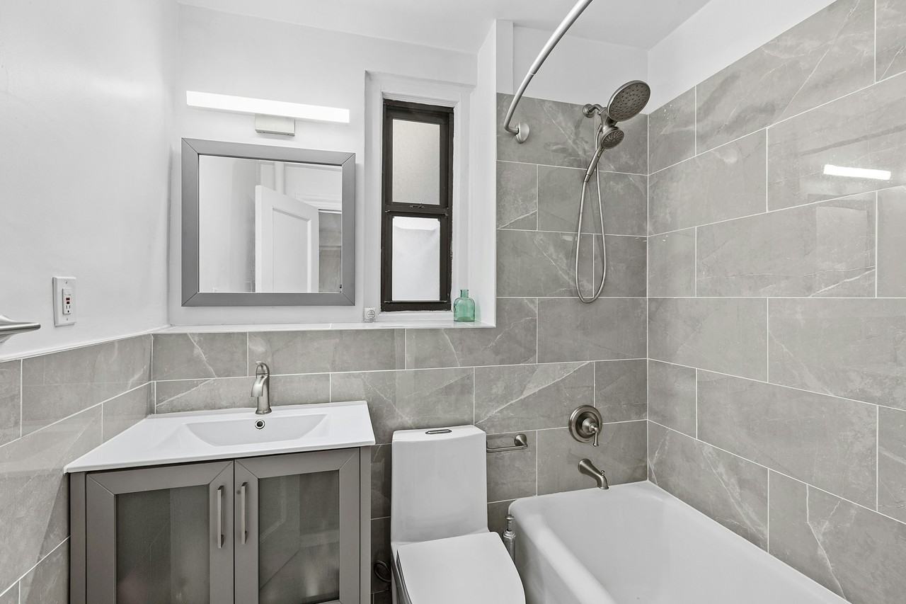 17 W 64th St #5A - Photo 4 of 4