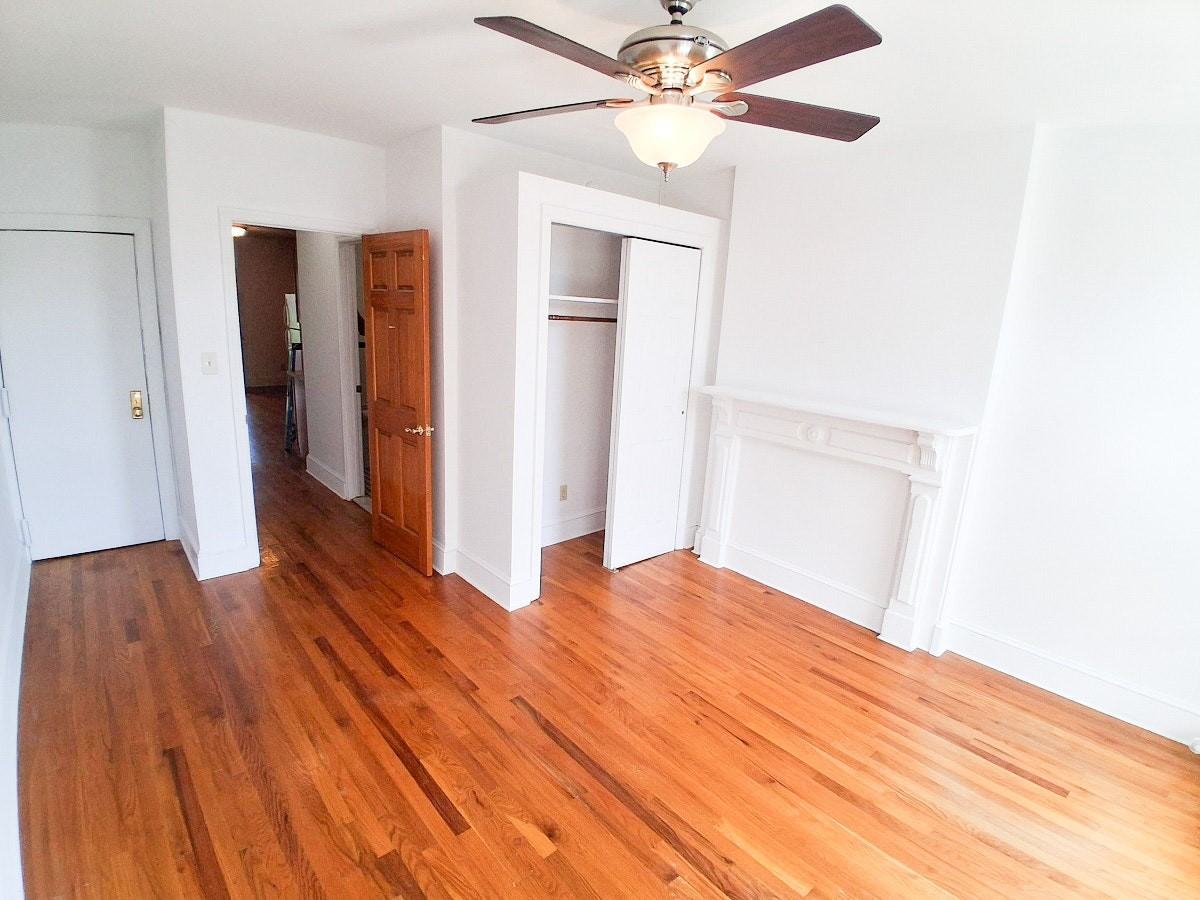 553 17th St #2R - Photo 2 of 7