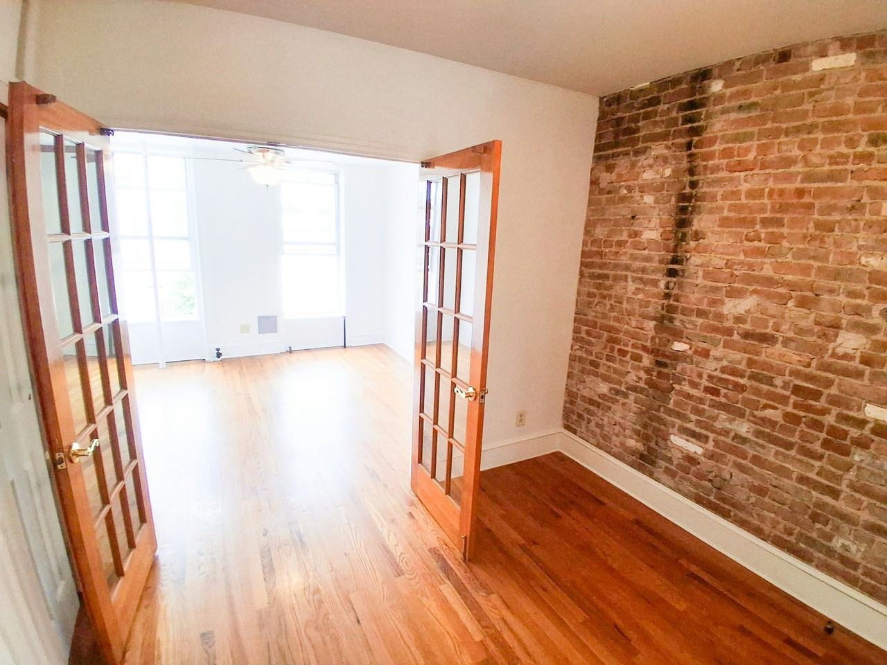 553 17th St #2R - Photo 3 of 7