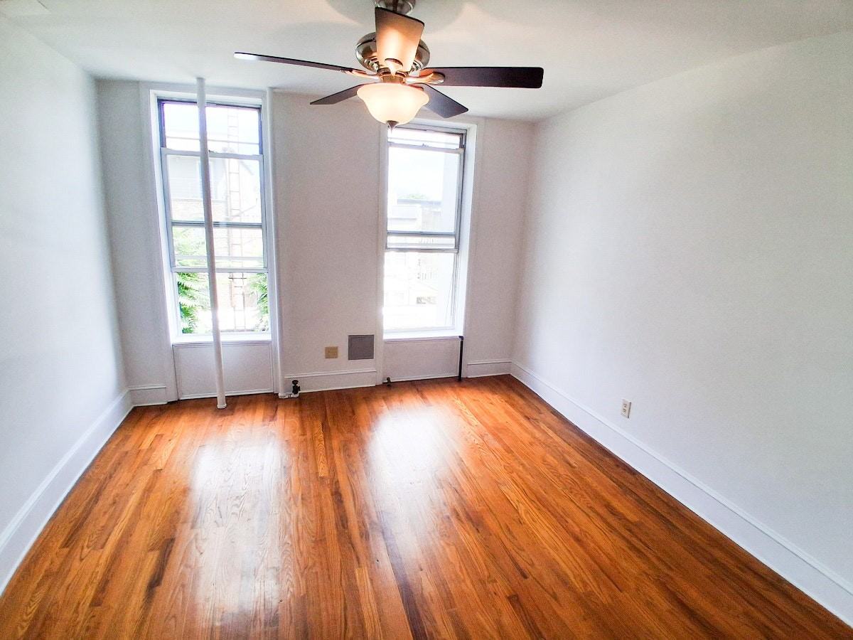 553 17th St #2R - Photo 5 of 7