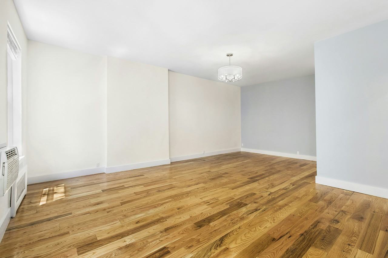 417 W 50th St #2A - Photo 5 of 6