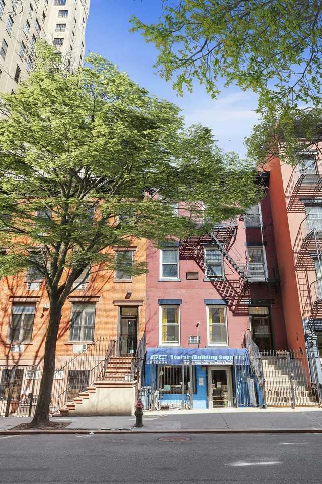 417 W 50th St #2A - Photo 6 of 6