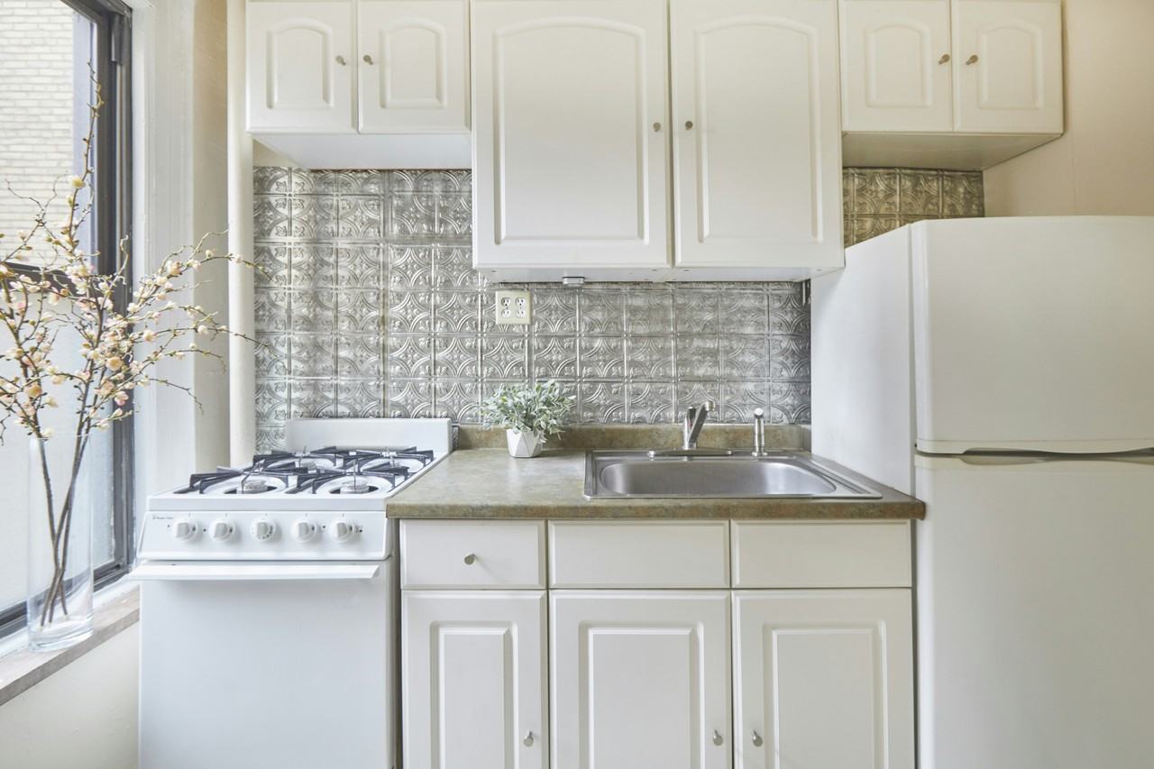 319 E 50th St #5F - Photo 5 of 6
